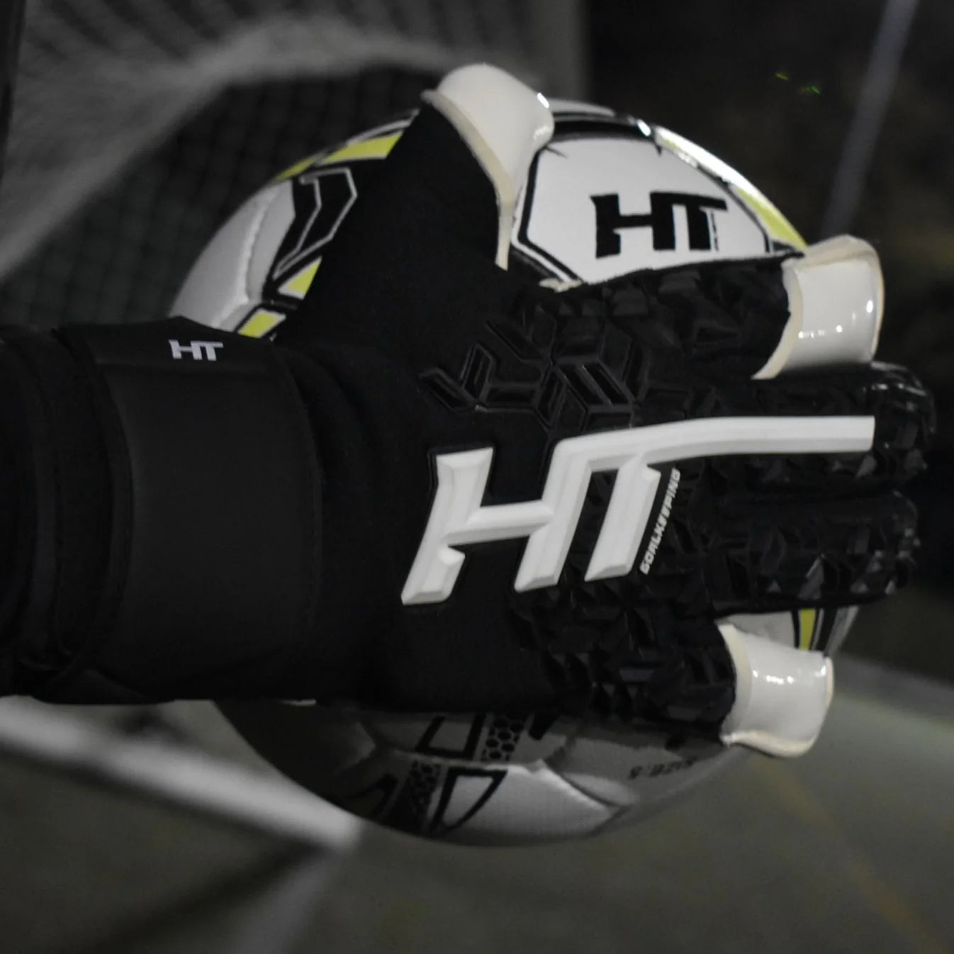 HT JUNIOR NOIR VG3 CUT GOALKEEPER GLOVES